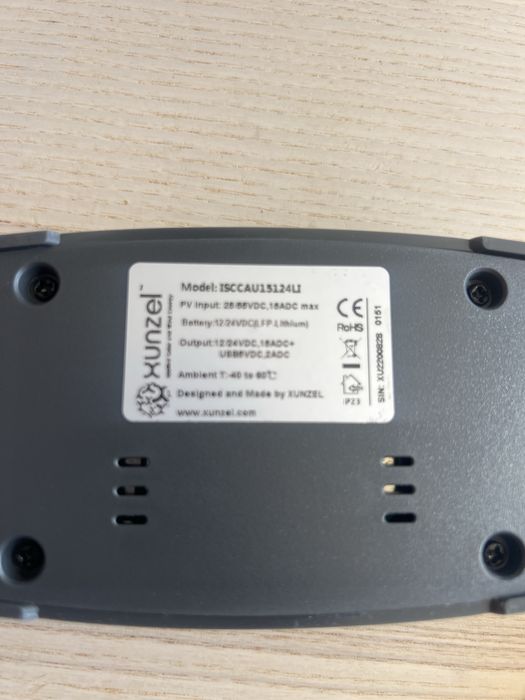 Controlador de Carga Solar Xunzel 15A 12V/24V (iSCC-AU-Li) - Como Novo