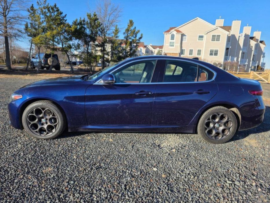 Alfa Romeo Giulia      2018