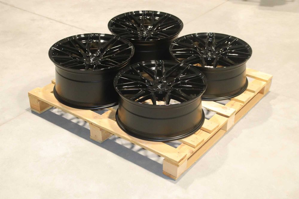 OUTLET! Felgi Japan Racing JR28 20x8,5 ET35 + 20x10 ET40 5x114,3 Black