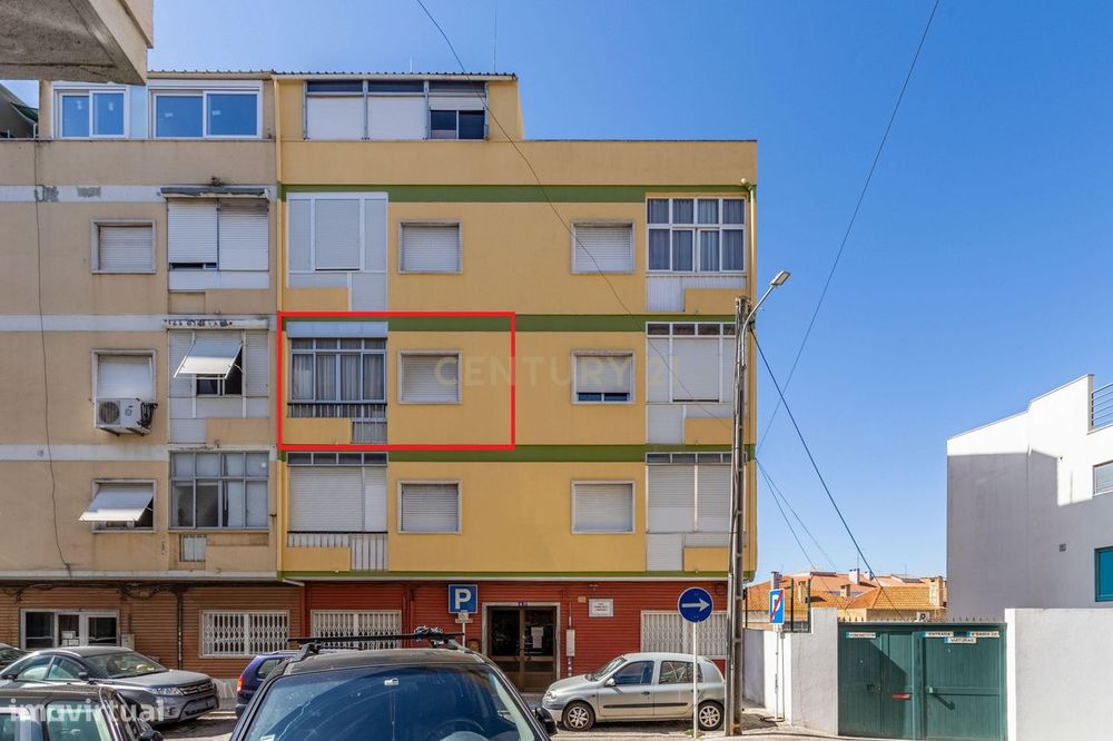 Apartamento T2 em Sacavém