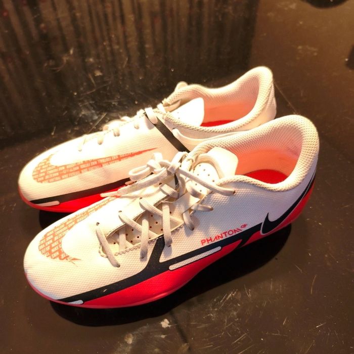 Chuteiras Nike Phantom 36