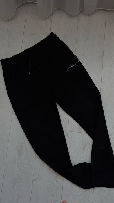 Levis/Karl Lagerfeld/Zara/John richmond