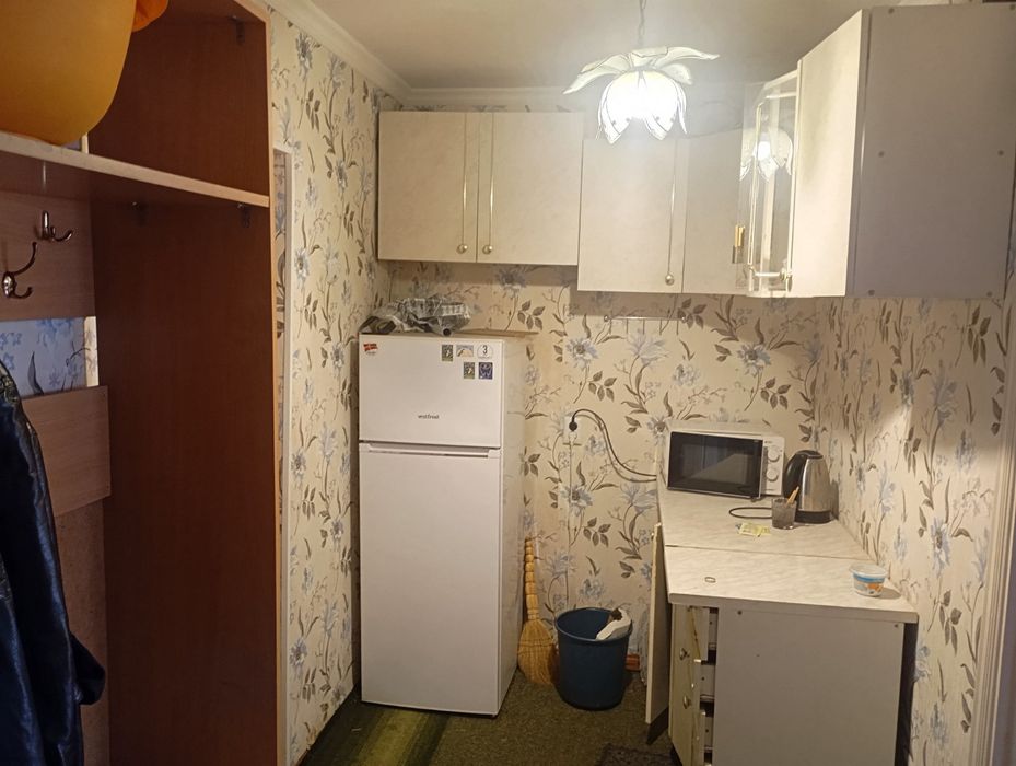 Продам дві кімнати в гуртожитку