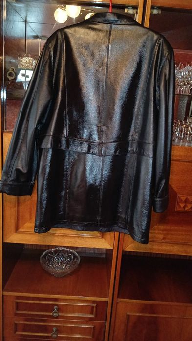 Шкіряна куртка жіноча