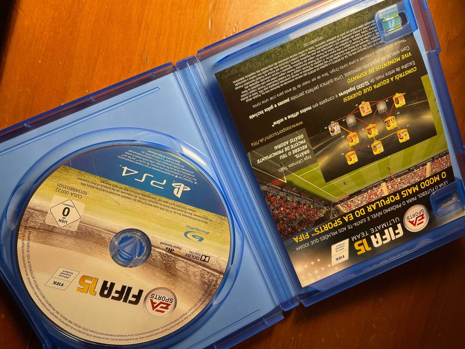 Vendo Fifa 15 e 19 - PS4