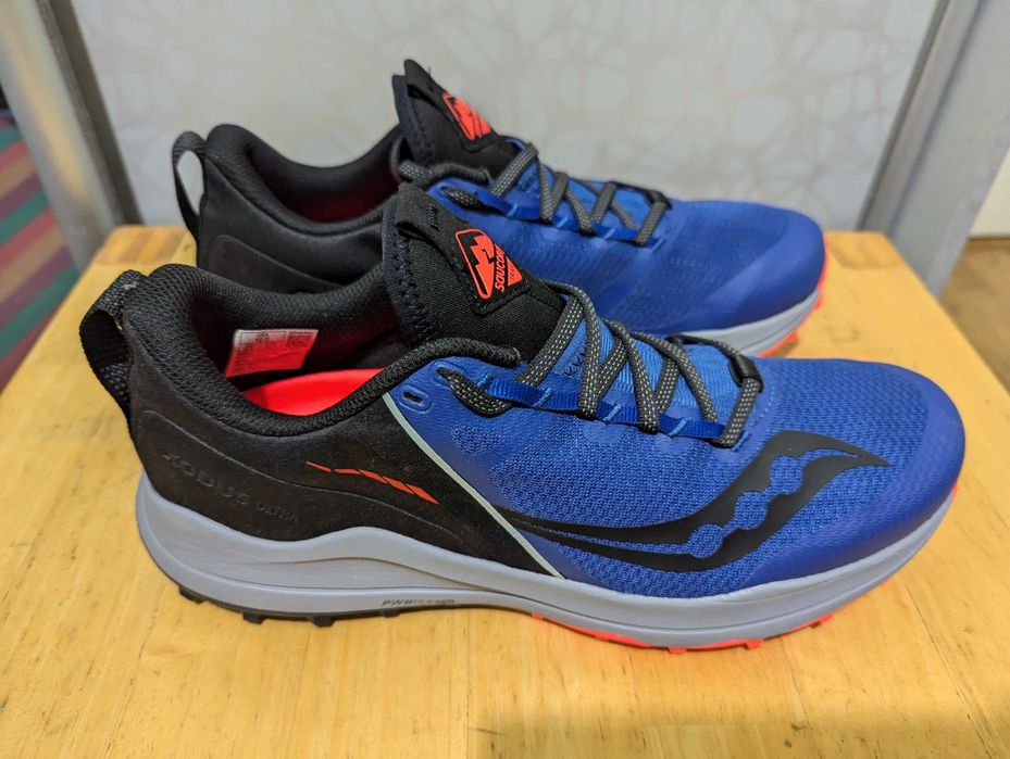 Saucony Xodus Ultra - трекінгові кросівки