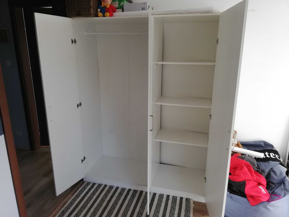 Szafa IKEA młodzieżowa biała 3 segmenty drzwiowe