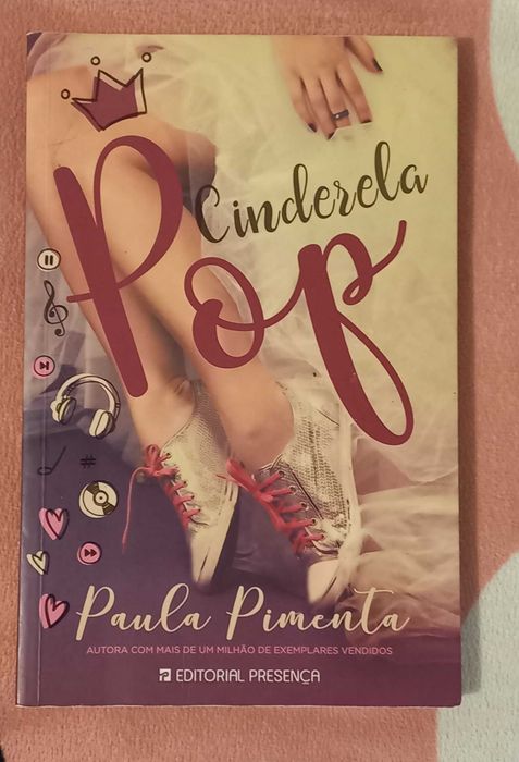 Livro "Cinderela Pop" de Paula Pimenta