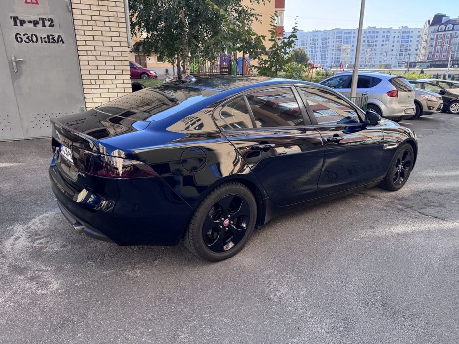 Jaguar xe.