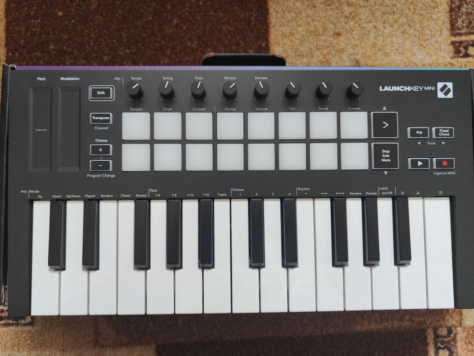 Миди клавиатура NOVATION launchkey min MK3