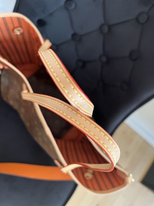 Louis Vuitton Neverfull Bandoulière Inside Out MM