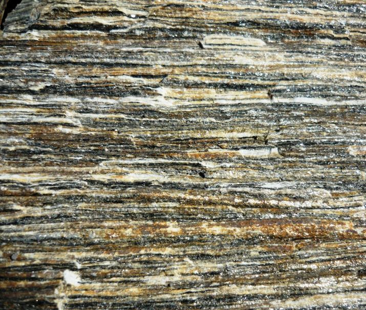 Kamień murowy gnejsowy pasiasty, płytka laminowana łupana nieregularna