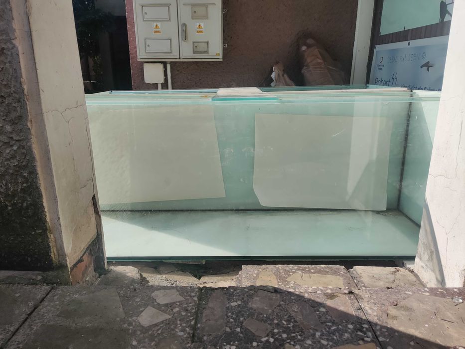 Akwarium sprzedam 1000l 2sztuki