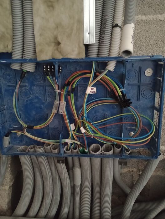 Prestação de serviços eléctricos