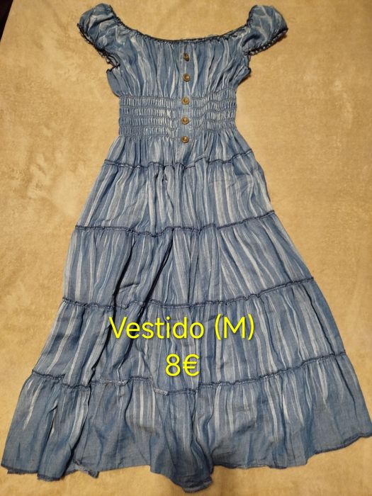 Roupas femininas em bom estado