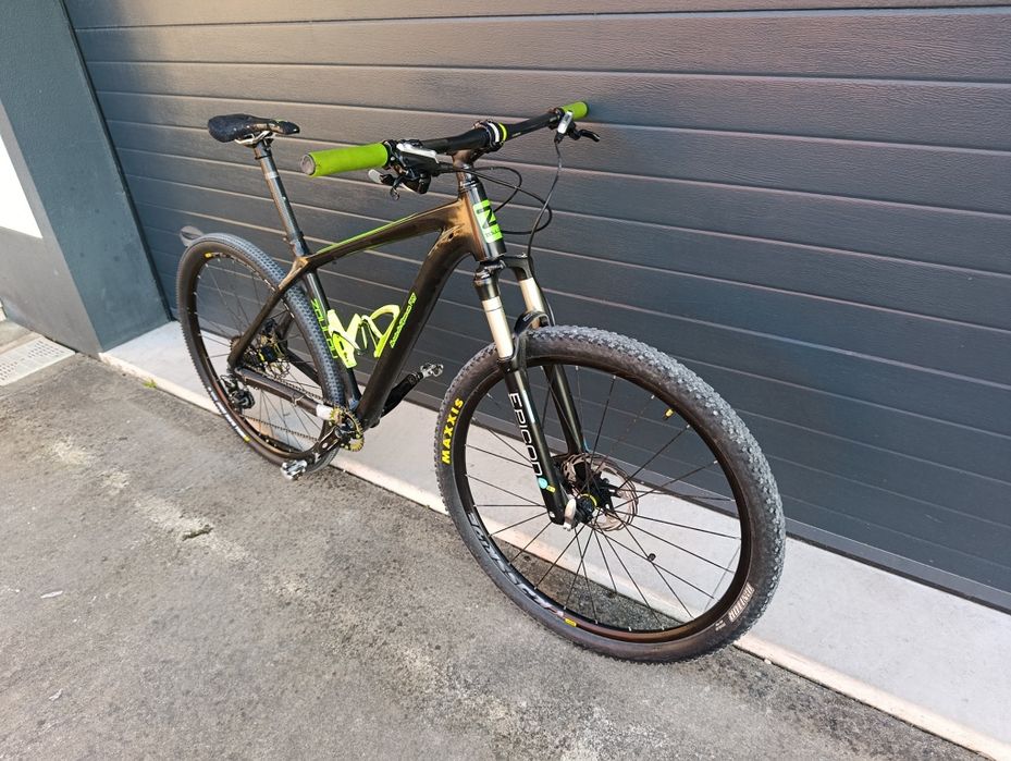 Bicicleta de carbono roda 29r