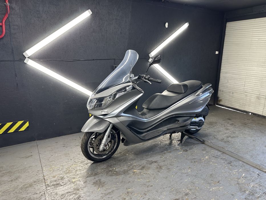 Piaggio X 10 500