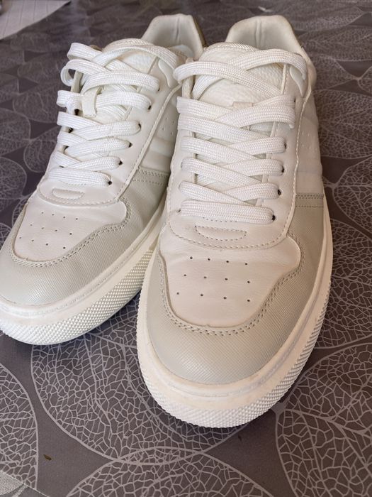 Tenis branco-tamanho 41
