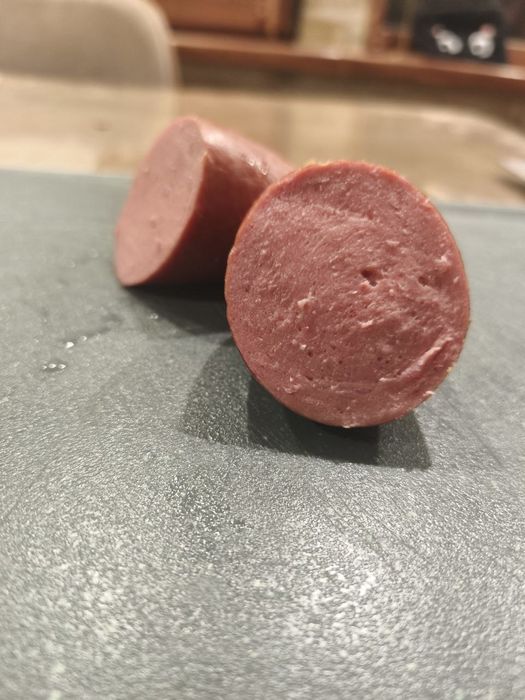 Продам ковбасу та сардельки з дичини