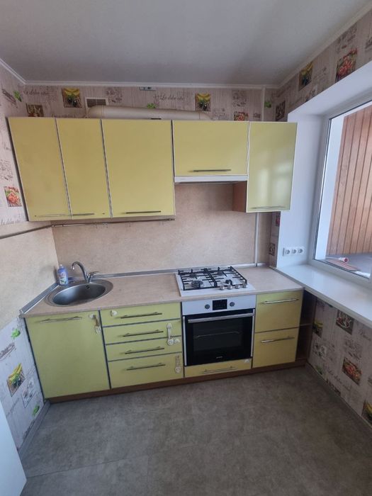 Продам видову велику 1 ком. Квартиру в центрі Хортицького району