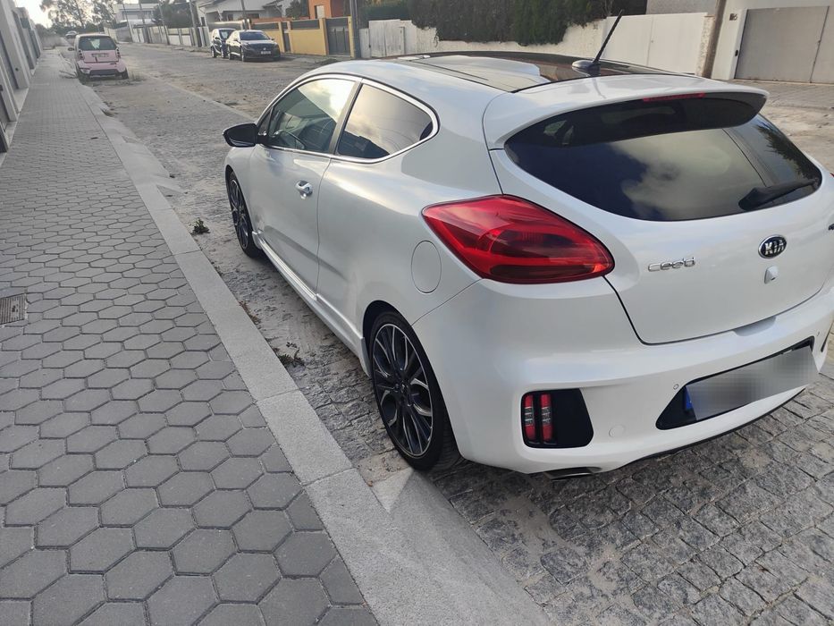 Kia Ceed GT 1.6 T-GDI (204cv)