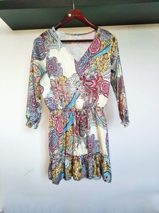 Sukienka wyjściowa S XS falbanką mozaika boho dekold V w serek azteck