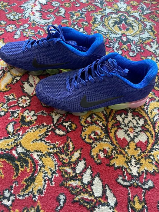 сині кроси vapormax