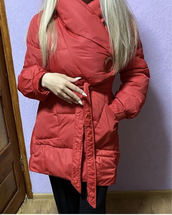 Куртка червона s-m розмір