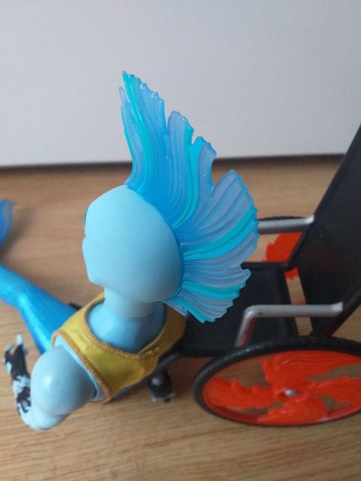 Lalka Finnegan Wake Na wózku Monster High