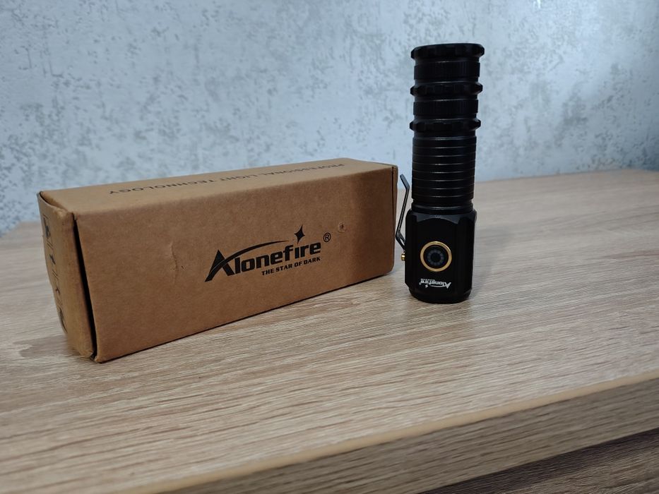 Фонарик Alonefire x52