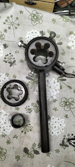 Плашки с трещёткой