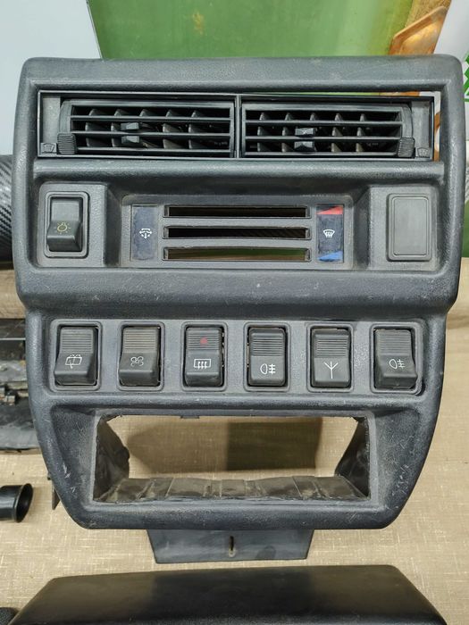 Пластик салону нива тайга 21213 щиток рамка борода панель козирок 2121