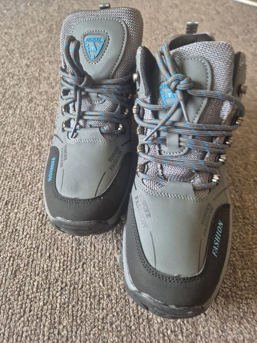Nowe buty trekkingowe R44 wkładka 27 cm