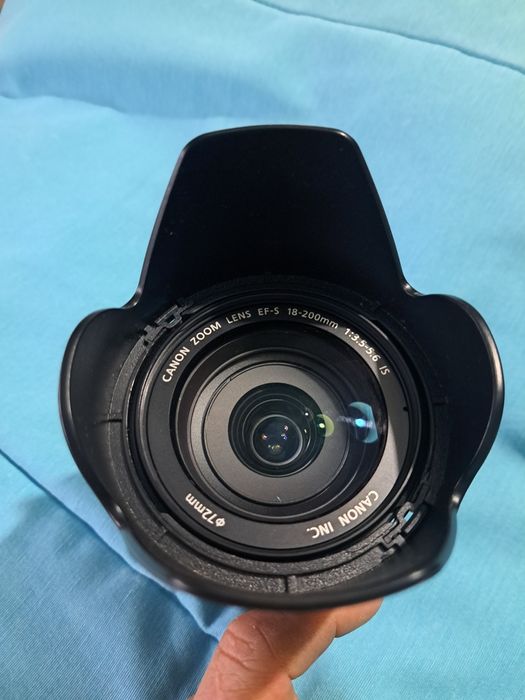 Canon 77d + lente 18-200