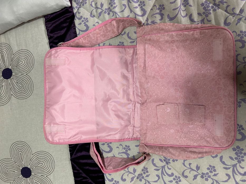 Mala Nici cor de rosa