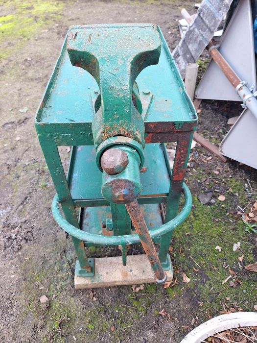 Imadło Kowalskie Duże ze Stołem Komplet