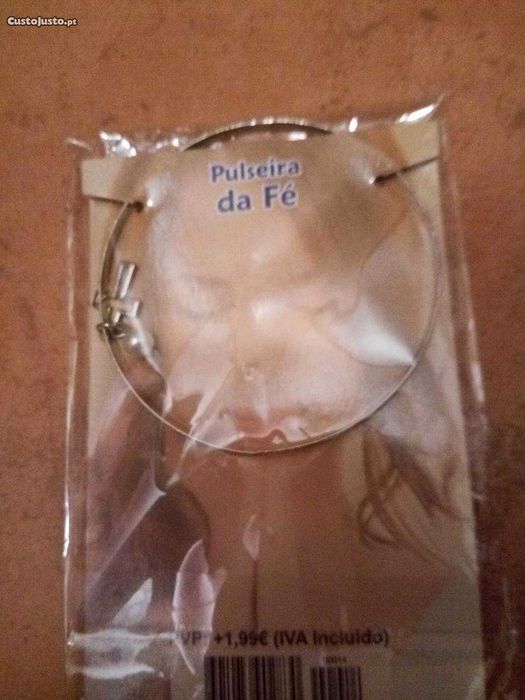 Pulseira da fé "nova e embalada"