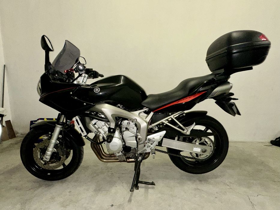 Yamaha FZ6S imaculada