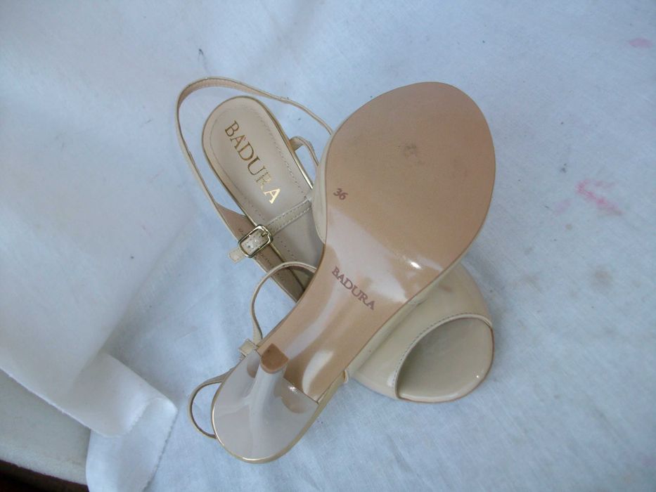 Badura beżowe skórzane sandałki lakierki szpilki 36