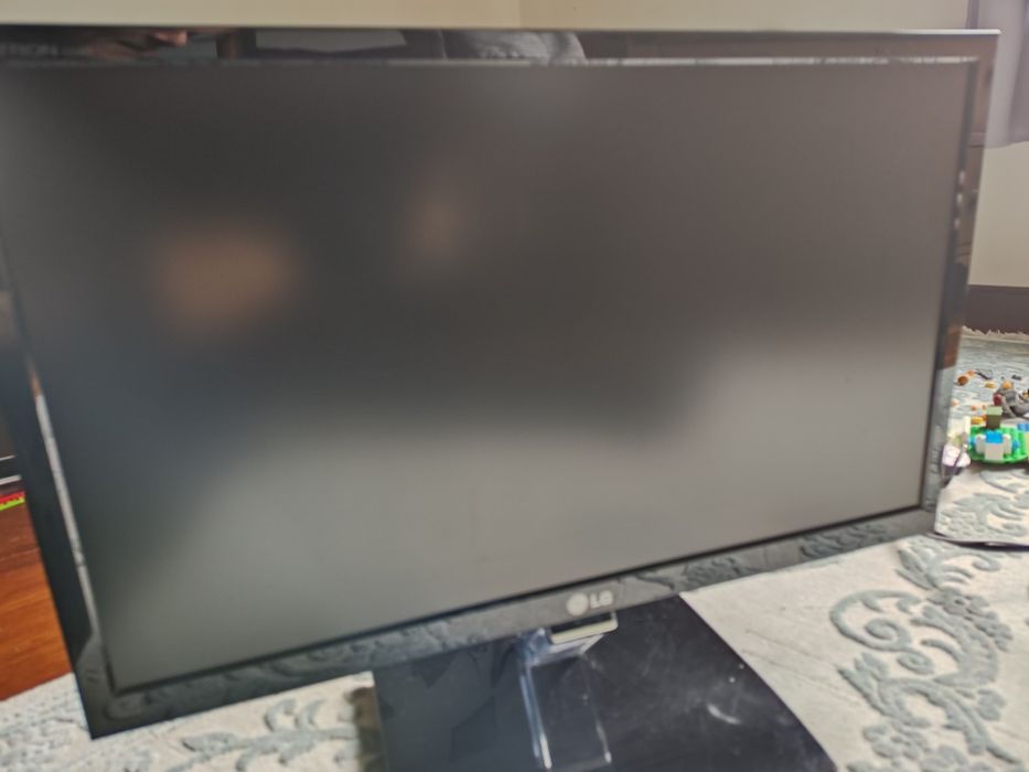 Lg Flatron E2260S-PN.