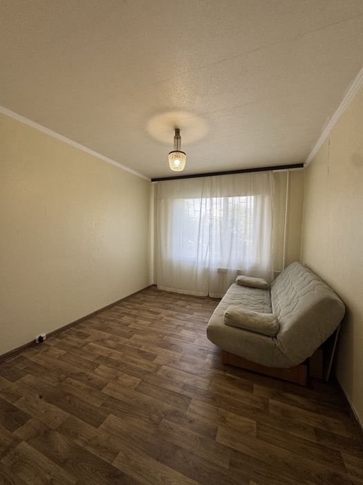 Без%, 2-кімнатна квартира 60 м², 1 поверх, просп. Червоної Калини, 23