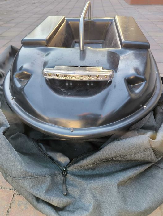 Łódka zanętowa + aparatura FlySky FS-i6X + akumulatory + torba