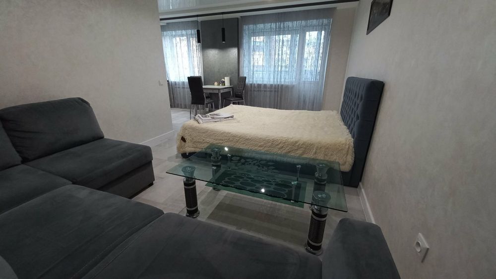 Здам подобово р-н вокзалу 1 кімнатну квартиру.Студія.(Перша здача).