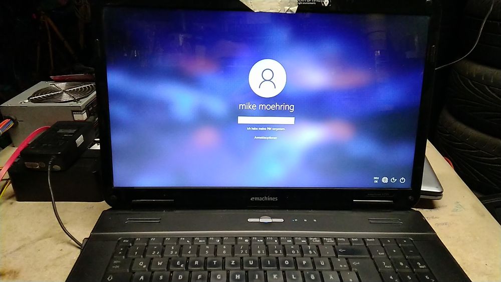 Laptop emachines G725