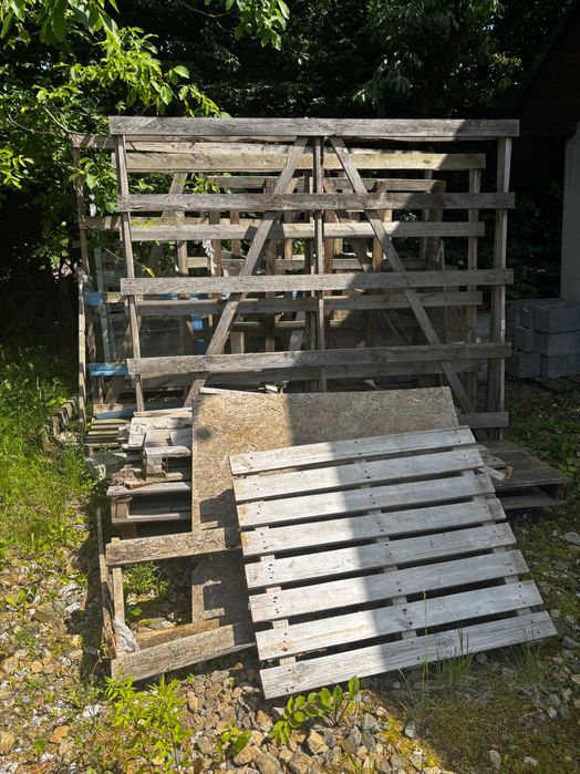 Deski stojaki palety opał