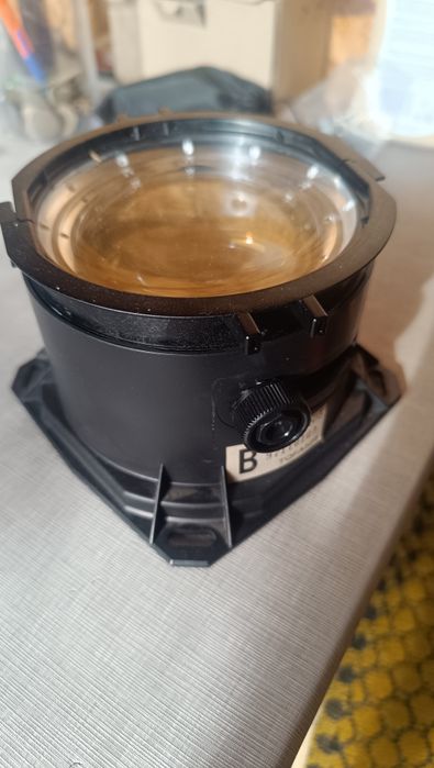 TV прэкционная линза