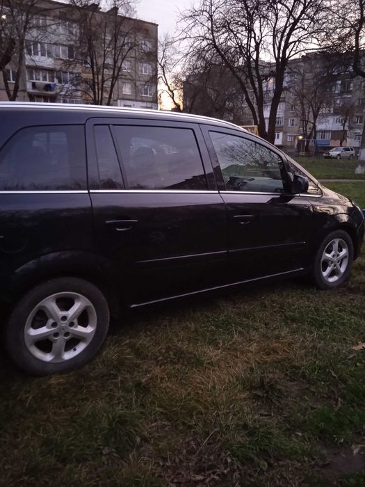 Чудовий  мінівен