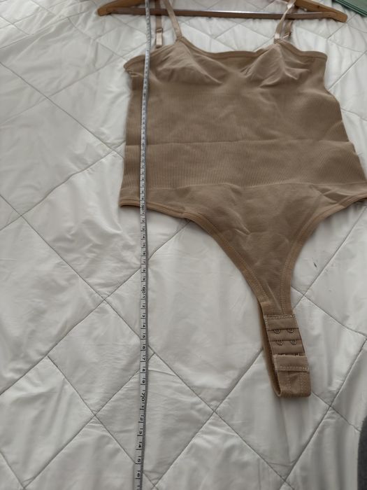 Modelujace, wyszczuplajace body, zapinane na haftki, rozm, L, 40