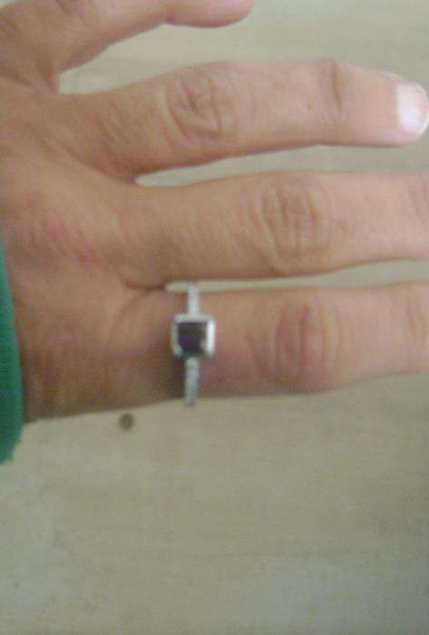 Anel de prata NOVO - zircónia azul (claro ou escuro)