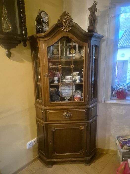 Witryna narożna drewniana